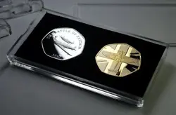 PAIR OF BATTLE OF BRITAIN COMMEMORATIVES IN 50P COIN DISPLAY CASE. SPITFIRE WW2