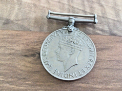 MEDAL - BRITISH WW2 MEDAL THE 1939-45 WAR MEDAL - GEORGE VI