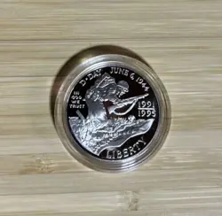 WORLD WAR 2 50TH ANNIVERSARY SILVER COIN D-DAY