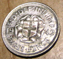 1942 GREAT BRITAIN THREEPENCE  XF/AU CLEANED BRITISH WW2 SILVER UK 3P COIN