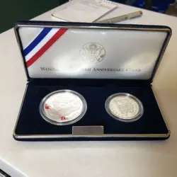 WW2 50TH ANNIVERSARY 2 COIN PROOF COMMEMORATIVE SET MINT BOX & COA
