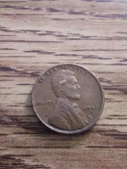 1942 D  CENT COIN WITH HISTORY IN ITS DATE..BEGIN WW2 WORLD WAR!