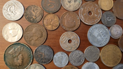 A COLLECTION OF OVER 140 PRE WW2 UK & WORLD COINS