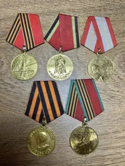 A SET OF FIVE COMMEMORATIVE MEDALS  IN HONOR OF THE ANNIVERSARY WW2