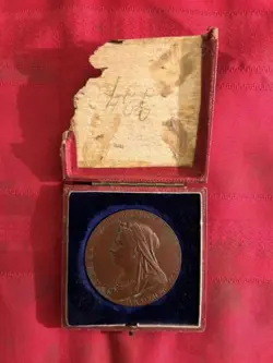 QUEEN VICTORIA BRONZE