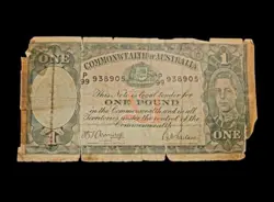 COMMONWEALTH OF AUSTRALIA WW2 ISSUE 1 POUND BRITISH CURRENCY