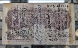 1940 GREAT BRITAIN 10 SHILLINGS BANKNOTE. SHORT SNORTER WW2.