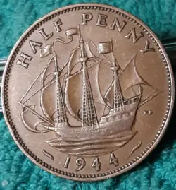 1944 ~ UNITED KINGDOM BRONZE HALF  PENNY ~ KM#844 , UK COIN ~ WW2 ENGLAND