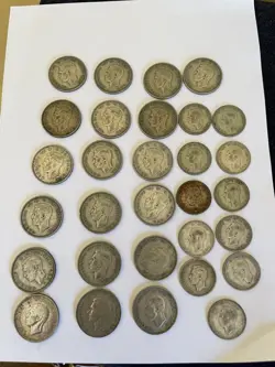 THIRTY PRE-1947 BRITISH SILVER WW2 DATED SHILLINGS AND SIXPENCES- 136.76 GRAMS