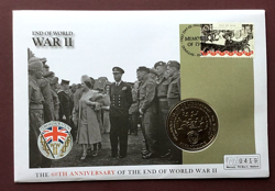 GUERNSEY 2005 - £5 COIN COVER (ISLE OF MAN) CELEBRATING END OF WW2 - EXCELLENT