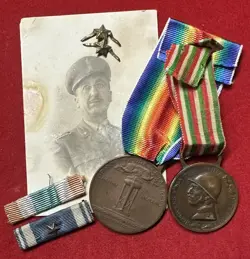 MILITARY LOT SOLDIER PHOTO WITH 2 MEDALS WW1 WW2 + STARS AND RIBBONS