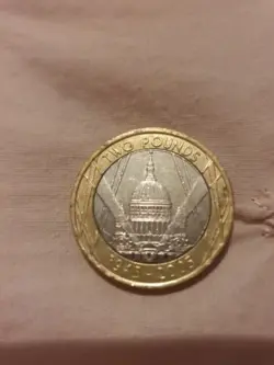 2005 ST PAUL'S CATHEDRAL END OF WW2  2 POUND COIN.