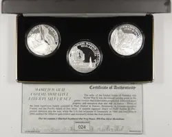 WORLD WAR 2 COMMEMORATIVE LIBERTY THREE COIN SILVER .999 1 OZT