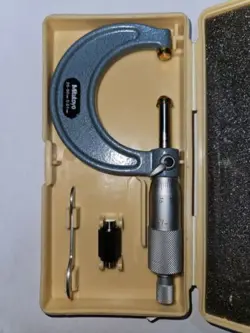 MITUTOYO 103-138 MICROMETER 25 - 50MM RANGE