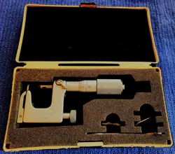 MITUTOYO PIN MICROMETER - TENTH READING