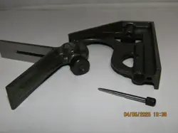 CENTER HEAD PROTRACTOR