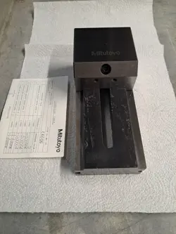 MITUTOYO 986-107 PRECISION MACHINIST VISE W/BOX GRINDING PRECISION VISE NEW