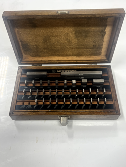 MITUTOYO NO. 516-914 GRADE A  33-PCS GAGE BLOCK SET - BE1-35A  MISSING 2