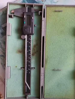 MITUTOYO DIGITAL CALIPER 500-136 CD-6