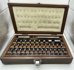 MITUTOYO BE1-35-3 - GAGE BLOCK SET - GRADE 3