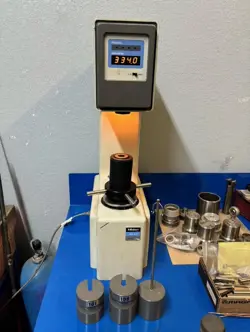 MITUTOYO AKASHI ARK-510 REGULAR ROCKWELL HARDNESS TESTER
