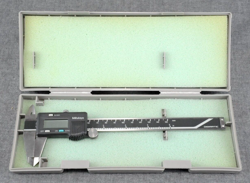 MITUTOYO DIGITAL CALIPER 6