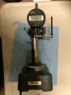 USED IN GOOD CONDITIONS MITUTOYO INDICATOR STAND WITH INDICATOR  .500 RANGE
