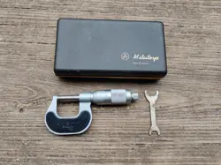 MITUTOYO MICROMETER #106-102 0-1