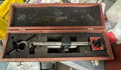 STARRETT 659AZ HEAVY-DUTY MAGNETIC BASE WITH MITUTOYO DIAL INDICATOR, AND CASE