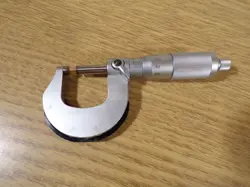MITUTOYO 102-221 MICROMETER, 25 MM, 0.01 MM, CARBIDE, LOCK, FRICTION THIMBLE