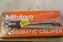 MITUTOYO METRIC STAINLESS STEEL DIGITAL CALIPER 0-200MM / 0.01MM CARBIDE FACES