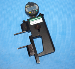 MUELLER 179 PARALLEL MOVEMENT GROOVE GAGE WITH MITUTOYO DIGITAL INDICATOR .0001