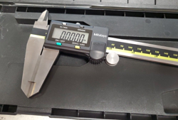 MITUTOYO 500-168-30 ABSOLUTE DIGIMATIC CALIPER 0-300MM / 0-12
