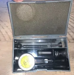 VG USED MITUTOYO DIAL TEST INDICATOR MODEL 513-406 USED PLUS  CASE & ACCESSORIES