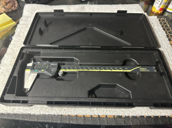 MITUTOYO 500-197-20 ABSOLUTE DIGITAL CALIPER - 0-8