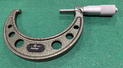 MITUTOYO 103-218 OUTSIDE MICROMETER BRAZIL 0.0001 3
