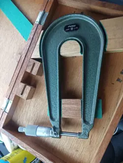 USED MITUTOYO NO. 118-129 SHEET METAL MICROMETER, RATCHET STOP, 0-1