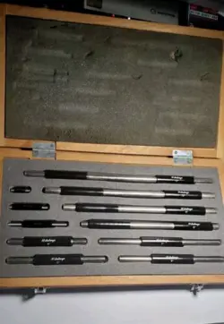 MITUTOYO 1