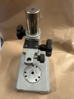 MITUTOYO NO. 7004 INDICATOR STAND