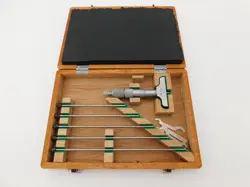 VINTAGE MITUTOYO NO. 1129-128 INSIDE MICROMETER SET 2.4