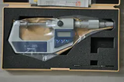 MITUTOYO DIGITAL DISC MICROMETER 0-1 INCH, 369-711-30, NON-ROTATING SPINDLE