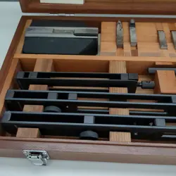 BLOCK HOLDER
