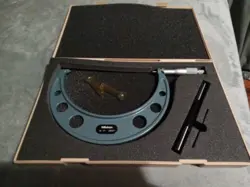 MITUTOYO 103-221 OUTSIDE MICROMETER, BAKED-ENAMEL FINISH, RATCHET STOP, 6-7