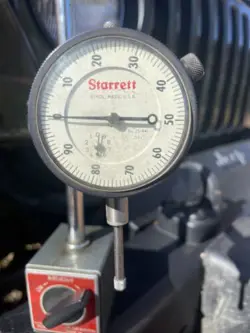 STARRETT NO 25-441 DIAL INDICATOR W/ MITUTOYO MAGNETIC BASE