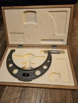 MITUTOYO MICROMETER 7-8