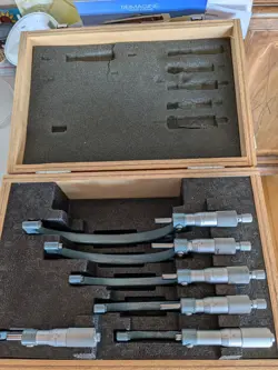 MITUTOYO 0-6” 6 PC MICROMETER SET AND WOOD CASE 103-907 OMST-6V VGOOD