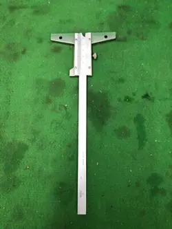 USED ITEM MITUTOYO DEPTH GAUGE 200MM MODEL NUMBER UNKNOWN / ITT0Q6XLYCQG