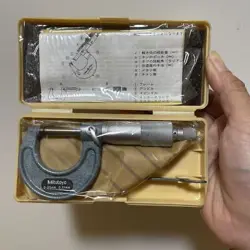 MITUTOYO OUTSIDE MICROMETER (103-137) M110-25 JAPAN