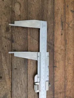 MITUTOYO METRIC STAINLESS LONG NIB JAWS VERNIER CALIPER 0-300MM / 0.02MM