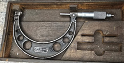 MITUTOYO MICROMETER 3-4